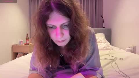 Snapshot of alicepinkhead chatting on June 4, 10:54 am AlicePinkhead online show from June 4, 10:54 am