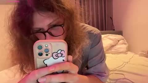 Snapshot of alicepinkhead chatting on June 11, 10:46 am AlicePinkhead online show from June 11, 10:46 am