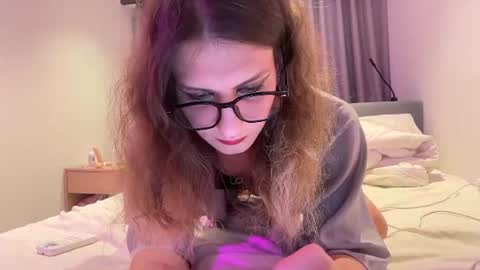 Snapshot of alicepinkhead chatting on June 25, 9:03 am AlicePinkhead online show from June 25, 9:03 am