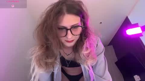 Snapshot of alicepinkhead chatting on July 13, 8:50 am AlicePinkhead online show from July 13, 8:50 am