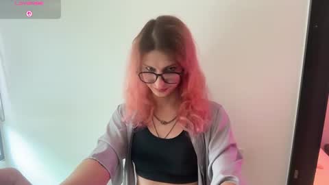 Snapshot of alicepinkhead chatting on July 16, 9:26 am AlicePinkhead online show from July 16, 9:26 am