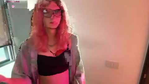 Snapshot of alicepinkhead chatting on July 23, 10:46 am AlicePinkhead online show from July 23, 10:46 am