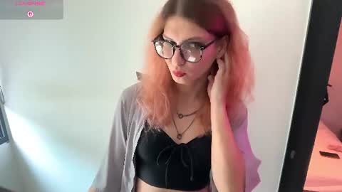 Snapshot of alicepinkhead chatting on July 31, 9:19 am AlicePinkhead online show from July 31, 9:19 am