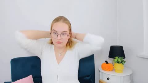 alicesensitive online show from November 14, 1:10 pm