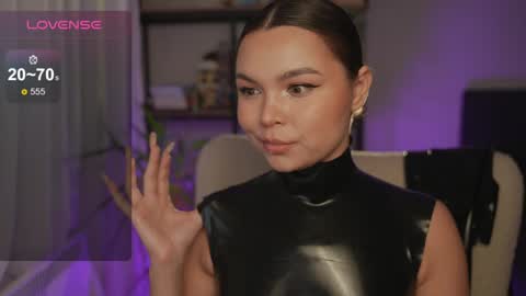 Snapshot of alicesweetlove chatting on December 14, 6:35 am Alice online show from December 14, 6:35 am