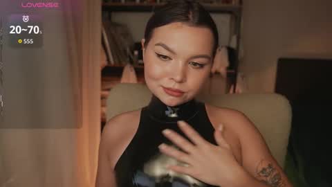 Snapshot of alicesweetlove chatting on September 22, 3:30 am Alice online show from September 22, 3:30 am