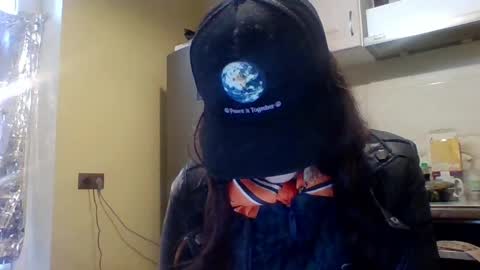 Snapshot of alicetailorrr chatting on May 5, 6:43 am AliceTailorrr online show from May 5, 6:43 am