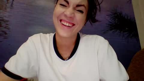 Snapshot of alicetailorrr chatting on May 25, 11:33 pm AliceTailorrr online show from May 25, 11:33 pm