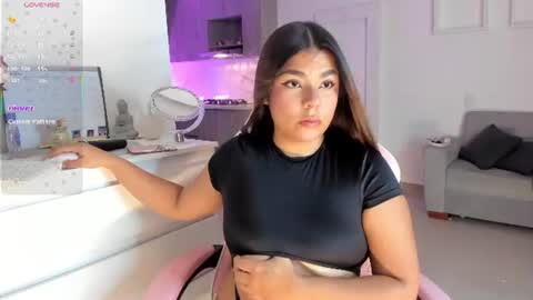 Snapshot of alicethunders chatting on August 1, 3:17 am Alice online show from August 1, 3:17 am