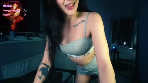 Snapshot of aliceturnon chatting on May 21, 10:39 pm Alice online show from May 21, 10:39 pm