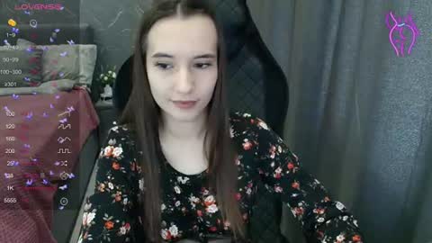 Snapshot of aliceweiss_ chatting on June 23, 8:56 am Alice online show from June 23, 8:56 am