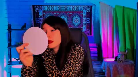 alicewelch_ online show from October 18, 8:15 am
