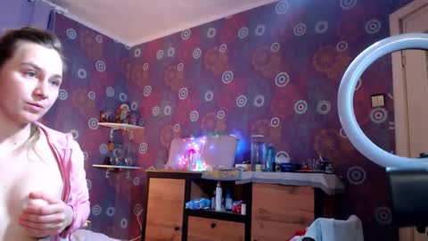 alicewetsquirt online show from February 13, 11:56 pm