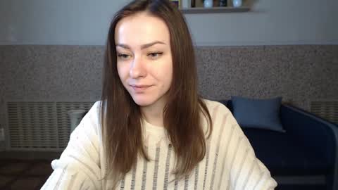 Snapshot of alicewonderful22 chatting on December 15, 11:55 am Alice online show from December 15, 11:55 am