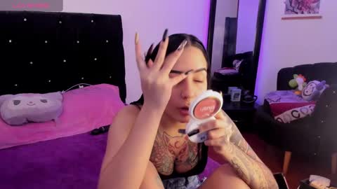 Snapshot of alicewoodville chatting on January 22, 5:28 pm Alice online show from January 22, 5:28 pm