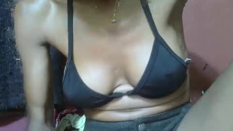 alicia253177 online show from February 16, 6:21 pm