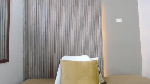 Snapshot of alicia_20_ chatting on December 5, 2:53 am Alice online show from December 5, 2:53 am