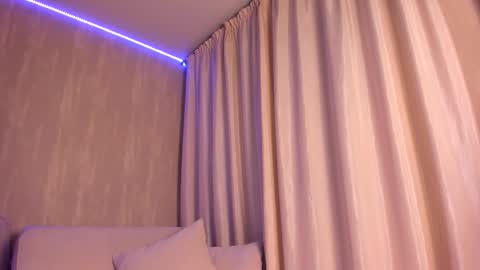 Snapshot of alicia_bigtasty chatting on September 16, 4:52 pm Alicia FANSLY online show from September 16, 4:52 pm