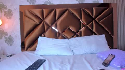 Alice  online show from October 28, 4:27 am