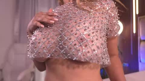 Snapshot of alicia_lang chatting on November 16, 2:55 pm Alicia Lang online show from November 16, 2:55 pm