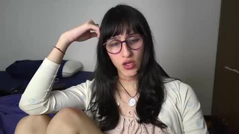 Snapshot of alicia_love29 chatting on January 9, 3:26 am Alice online show from January 9, 3:26 am