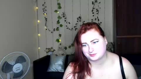 Snapshot of alicia_side_red chatting on June 21, 11:24 am Alicia online show from June 21, 11:24 am
