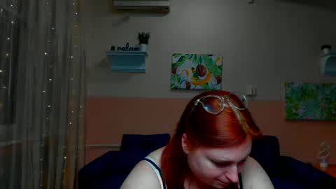 Snapshot of alicia_side_red chatting on June 29, 10:15 am Alicia online show from June 29, 10:15 am
