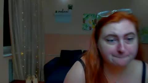 Snapshot of alicia_side_red chatting on July 25, 6:33 am Alicia online show from July 25, 6:33 am