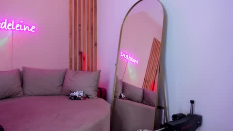 alicia_summer_ online show from June 2, 8:44 pm