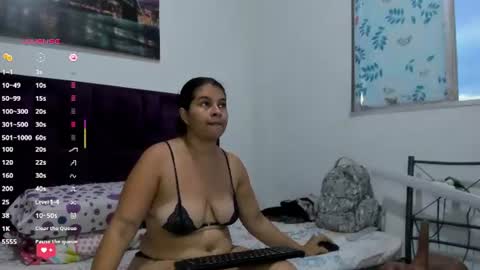 Snapshot of alicia_whittee chatting on July 3, 10:43 am alicia_whittee online show from July 3, 10:43 am