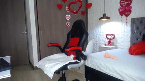 Snapshot of alicia_wonder_dl chatting on February 24, 3:42 pm Ali online show from February 24, 3:42 pm