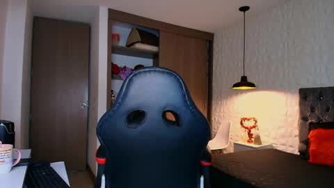 Snapshot of alicia_wonder_dl chatting on November 17, 12:22 pm Ali online show from November 17, 12:22 pm