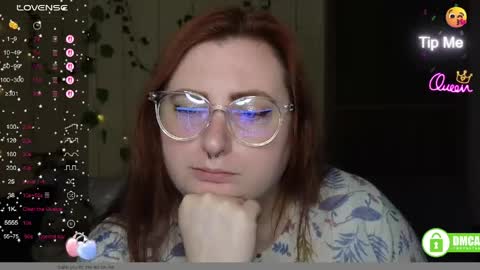 Snapshot of aliciaaared_kis chatting on May 6, 5:46 am Alicia online show from May 6, 5:46 am