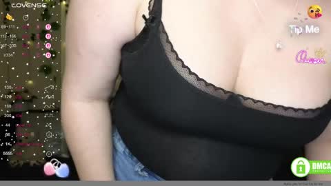 Snapshot of aliciaaared_kis chatting on May 10, 5:23 am Alicia online show from May 10, 5:23 am