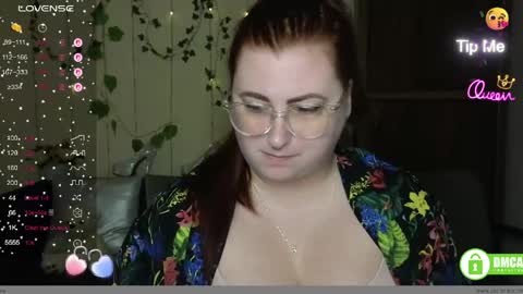 Snapshot of aliciaaared_kis chatting on May 12, 11:29 am Alicia online show from May 12, 11:29 am