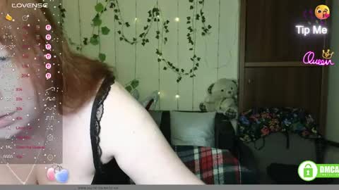 Snapshot of aliciaaared_kis chatting on June 5, 5:25 am Alicia online show from June 5, 5:25 am