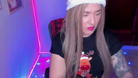 Snapshot of aliciaballard chatting on December 24, 6:39 pm Jennyfer online show from December 24, 6:39 pm