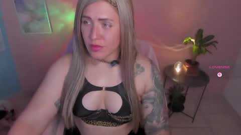 Snapshot of aliciaballard chatting on May 28, 8:06 pm Jennyfer online show from May 28, 8:06 pm