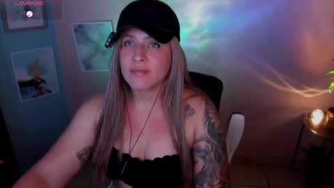 Snapshot of aliciaballard chatting on May 30, 8:17 pm Jennyfer online show from May 30, 8:17 pm