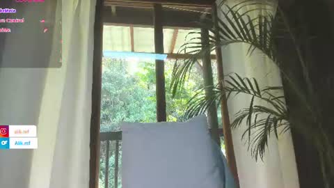 Snapshot of aliciakozlov chatting on July 10, 7:05 pm aliciakozlov online show from July 10, 7:05 pm