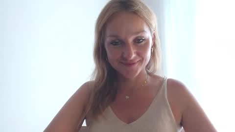 Snapshot of alicialux chatting on June 22, 1:08 pm Alicia online show from June 22, 1:08 pm