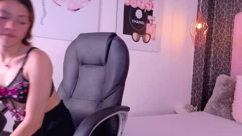 Alicia online show from March 16, 6:01 pm