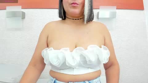 Snapshot of alicie_green chatting on May 4, 2:51 am im tutti online show from May 4, 2:51 am
