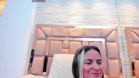 Snapshot of alicie_green chatting on May 7, 1:55 am im tutti online show from May 7, 1:55 am