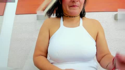 Snapshot of alicie_green chatting on May 19, 2:51 am im tutti online show from May 19, 2:51 am