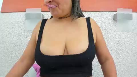 Snapshot of alicie_green chatting on June 18, 1:17 am im tutti online show from June 18, 1:17 am