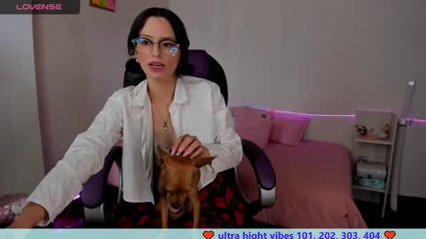 Snapshot of alien_universe chatting on December 13, 8:26 pm Aiko  Independent Model  online show from December 13, 8:26 pm