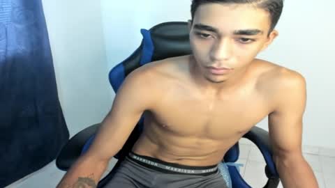 Snapshot of alienbigcock_01 chatting on July 23, 3:32 pm My name is Andrs and Im 18 years old. online show from July 23, 3:32 pm