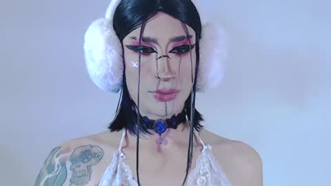 Snapshot of alienexxx chatting on July 2, 12:32 am online show from July 2, 12:32 am
