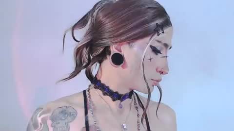 Snapshot of alienexxx chatting on July 27, 11:23 pm online show from July 27, 11:23 pm